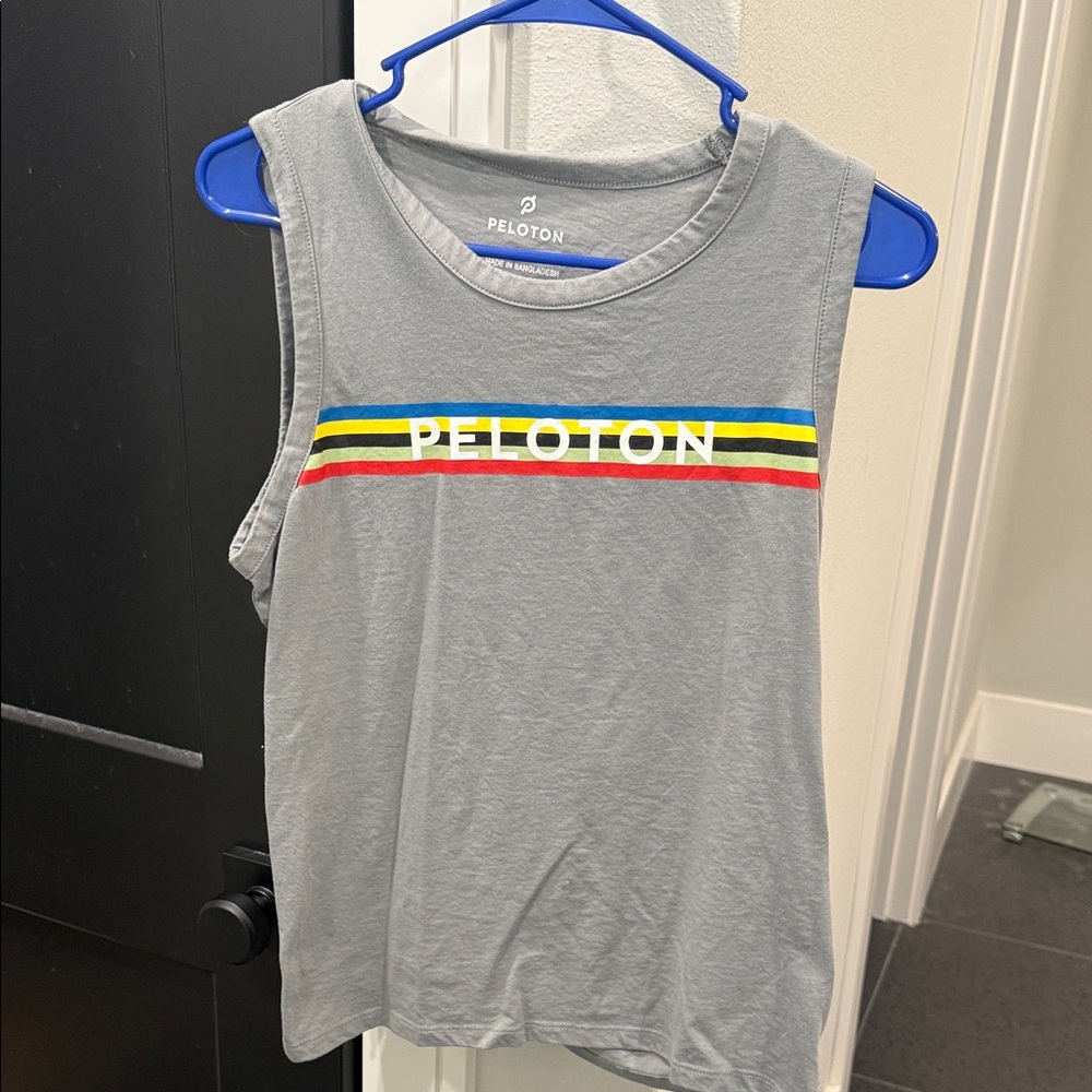 grey peloton tank size medium
